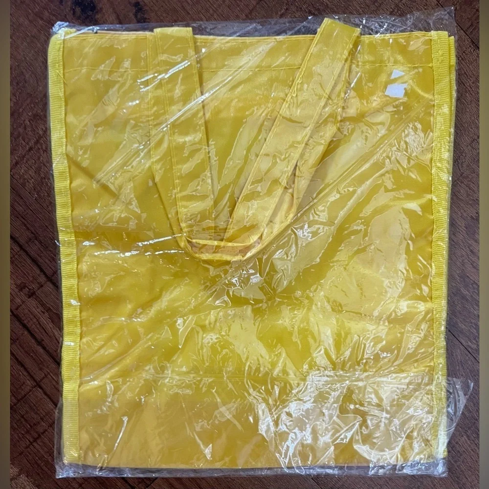 New & sealed Pompompurin bundle 2 items purse tote bag sanrio